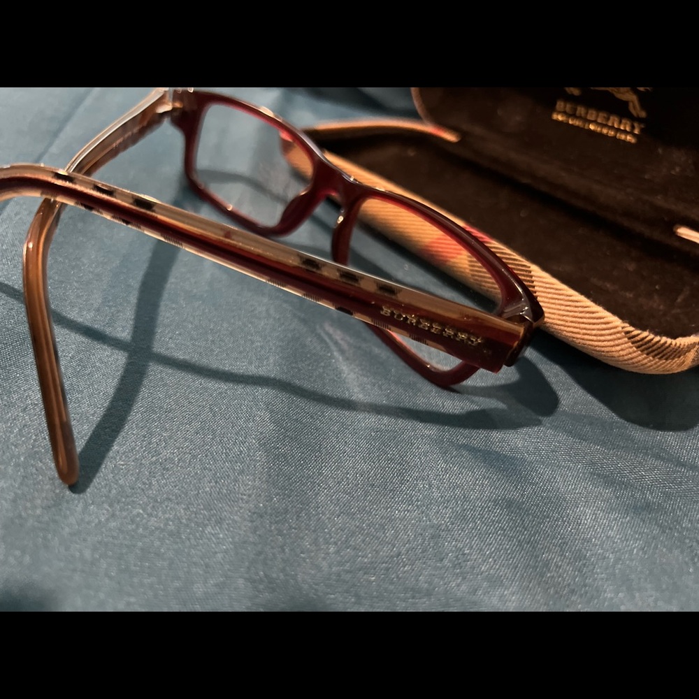 Burberry Frames + Case - image 1